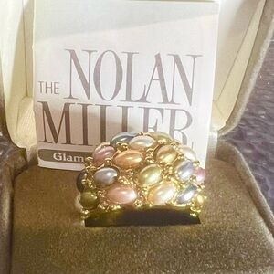 Nolan Miller SIZE 7 Vintage Glamour Collection Domed faux pastel pearls in box